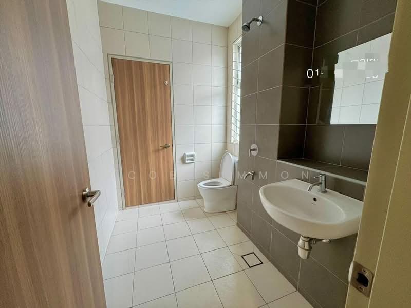 Rumah Teres 2-Tingkat untuk Disewa di Bandar Serenia (Dengkil) - Jacob Simmon - Bathroom - PropertyGuru.com.my