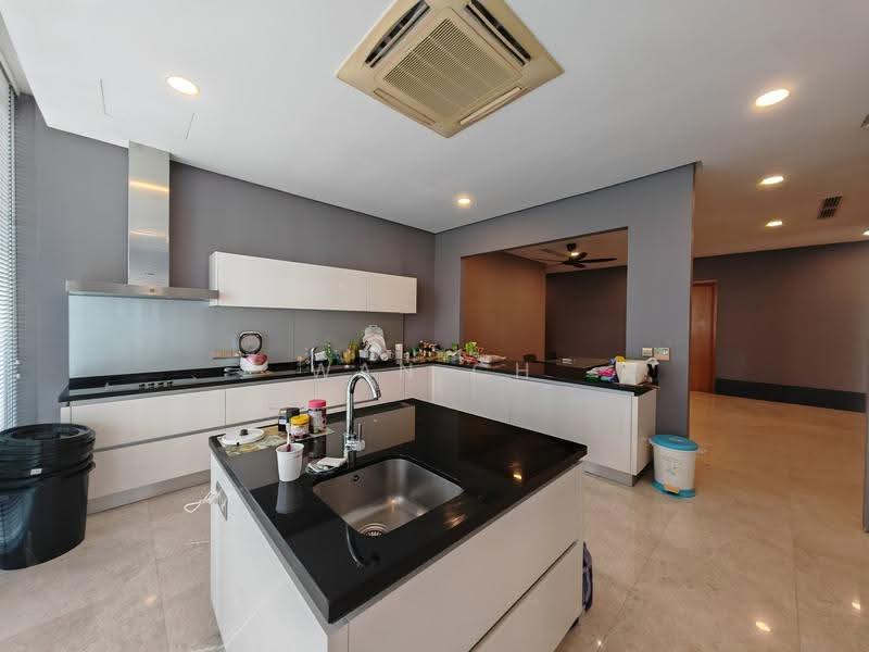 Service Residence for Sale at The Oval - Wan CH - Kitchen - PropertyGuru.com.my