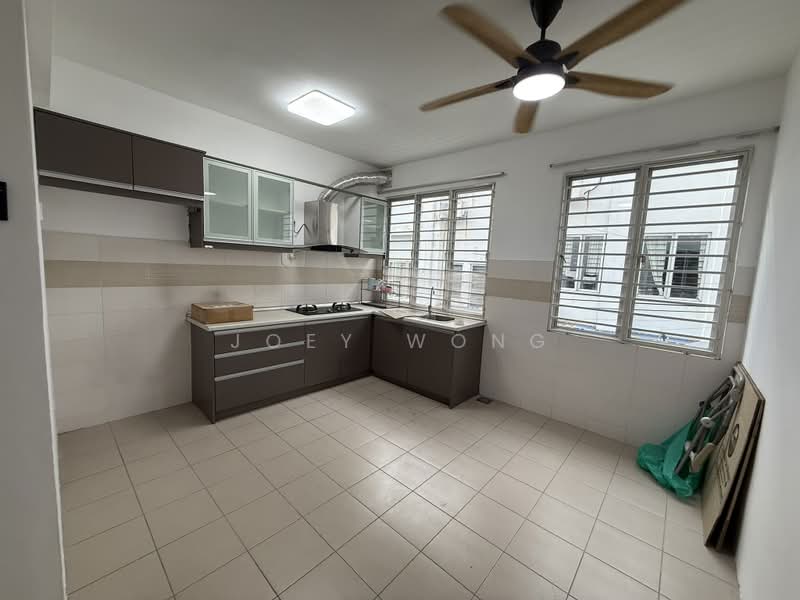Townhouse for Sale in Bandar Utama (Selangor) - Joey Wong - Kitchen - PropertyGuru.com.my