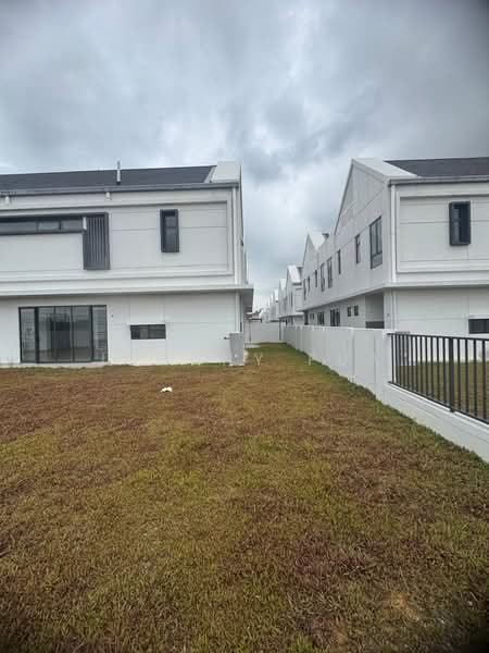 Rumah Berkembar untuk Dijual di Elmina (Shah Alam) - Johnny Pua - PropertyGuru.com.my