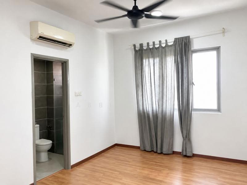 Service Residence for Rent at Greenz (Residensi Flora) @ One South - Abbie Lee - Master room - PropertyGuru.com.my