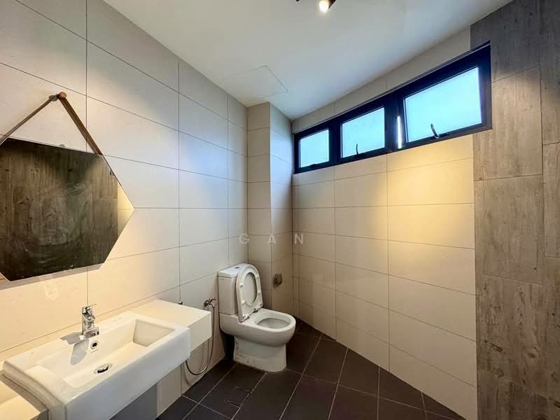 Servis Apartment untuk Disewa di Arte S - Gan Chun Kai - Bathroom - PropertyGuru.com.my