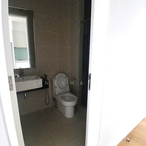 Servis Apartment untuk Dijual di The Sentral Suites - Nisha . - Bathroom - PropertyGuru.com.my