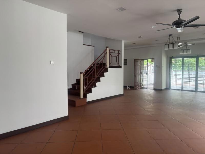2-storey Terraced House for Sale in Ara Damansara (Ara Damansara) - Shirley Ng - Living Room - PropertyGuru.com.my