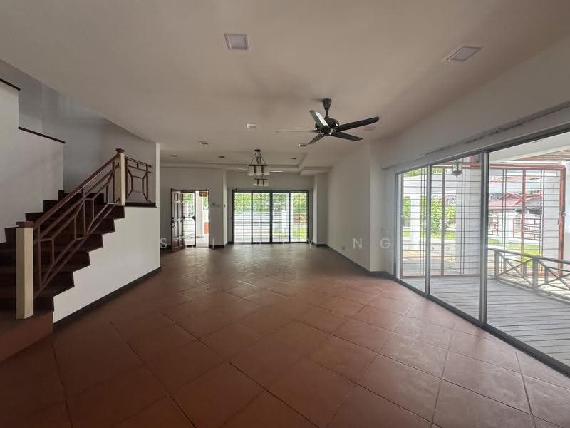 2-storey Terraced House for Sale in Ara Damansara (Ara Damansara) - Shirley Ng - Living Room - PropertyGuru.com.my