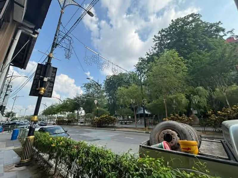 Shop for Rent in Bukit Chagar (Johor Bahru) - Sheng Cheng Tiew - Exterior - PropertyGuru.com.my