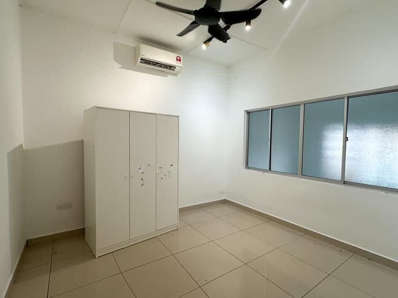 1-storey Terraced House for Sale in Taman Salak Selatan (Salak South) - Vic Tan - PropertyGuru.com.my