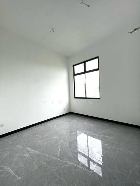 Rumah Berkembar untuk Dijual di Setia Tropika (Johor Bahru) - Vic Lim - PropertyGuru.com.my