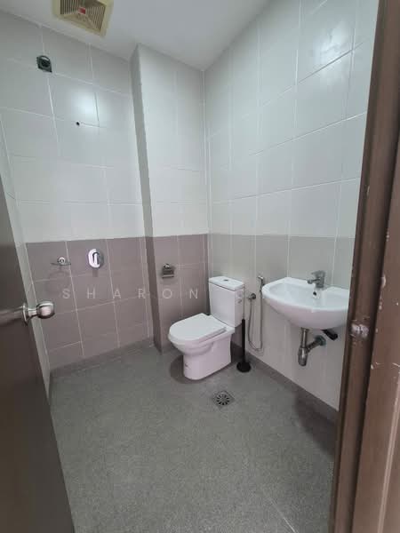 Rumah Teres 2-Tingkat untuk Dijual di Taman Tasik Prima (Puchong) - Sharon Chow - Bathroom - PropertyGuru.com.my