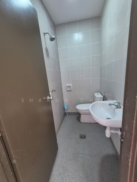 Rumah Teres 2-Tingkat untuk Dijual di Taman Tasik Prima (Puchong) - Sharon Chow - Bathroom - PropertyGuru.com.my