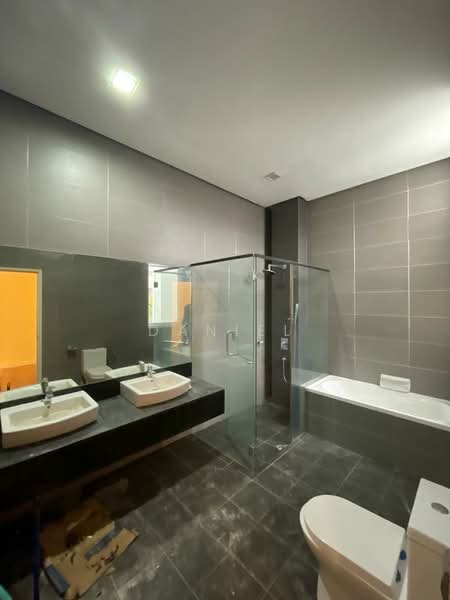 Rumah Berkembar untuk Dijual di Melawati (Selangor) - Daniel Chin - Bathroom - PropertyGuru.com.my