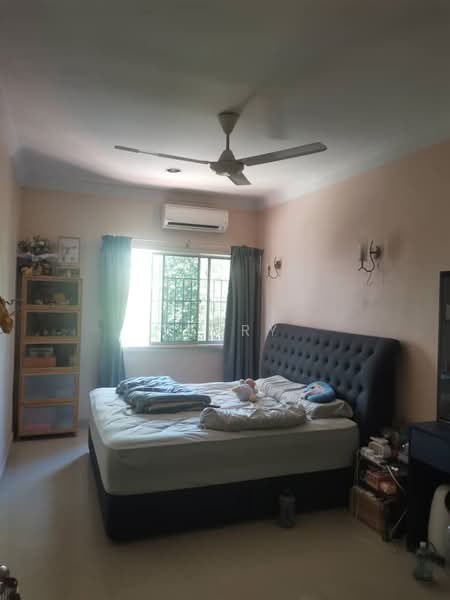Rumah Teres untuk Dijual di Taman Serdang Jaya (Seri Kembangan) - Terry Chen - Bedroom - PropertyGuru.com.my