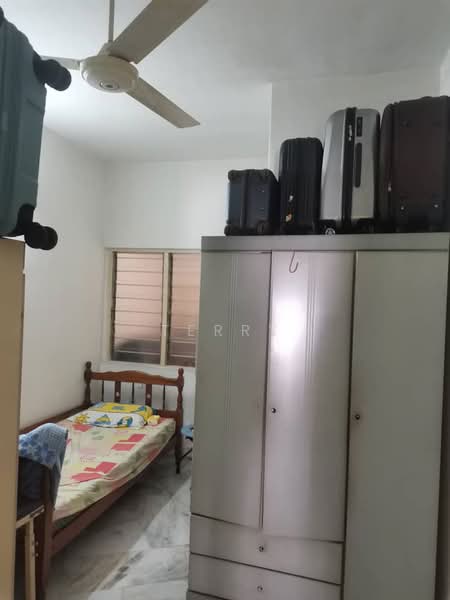 Rumah Teres untuk Dijual di Taman Serdang Jaya (Seri Kembangan) - Terry Chen - Bedroom - PropertyGuru.com.my