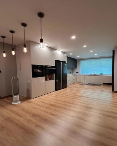Rumah Teres 3-Tingkat untuk Dijual di Hermoso Residence Tanjung Lumpur (Kuantan) - Kenny Loo - PropertyGuru.com.my