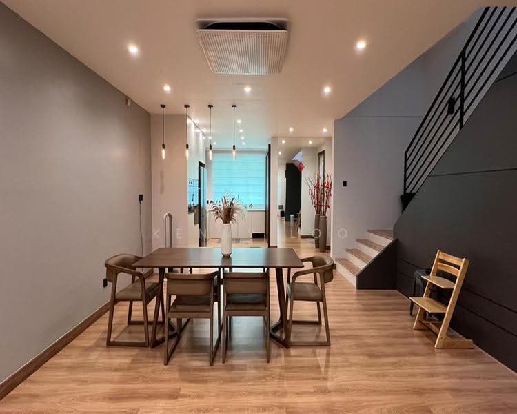 Rumah Teres 3-Tingkat untuk Dijual di Hermoso Residence Tanjung Lumpur (Kuantan) - Kenny Loo - PropertyGuru.com.my