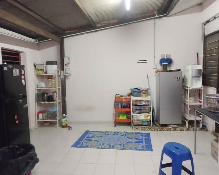 1-storey Terraced House for Sale in Taman Tas (Kuantan) - Kenny Loo - PropertyGuru.com.my