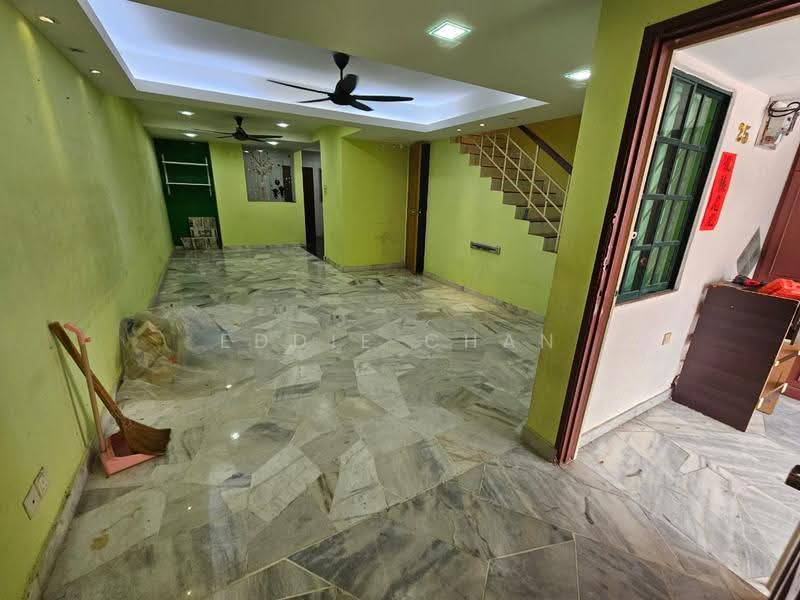 2-storey Terraced House for Sale in Wangsa Melawati (Wangsa Maju) - Eddie Chan - Living Room - PropertyGuru.com.my