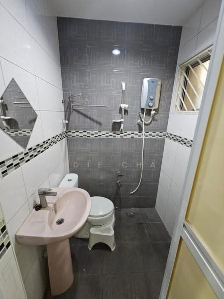 2-storey Terraced House for Sale in Wangsa Melawati (Wangsa Maju) - Eddie Chan - Bathroom - PropertyGuru.com.my