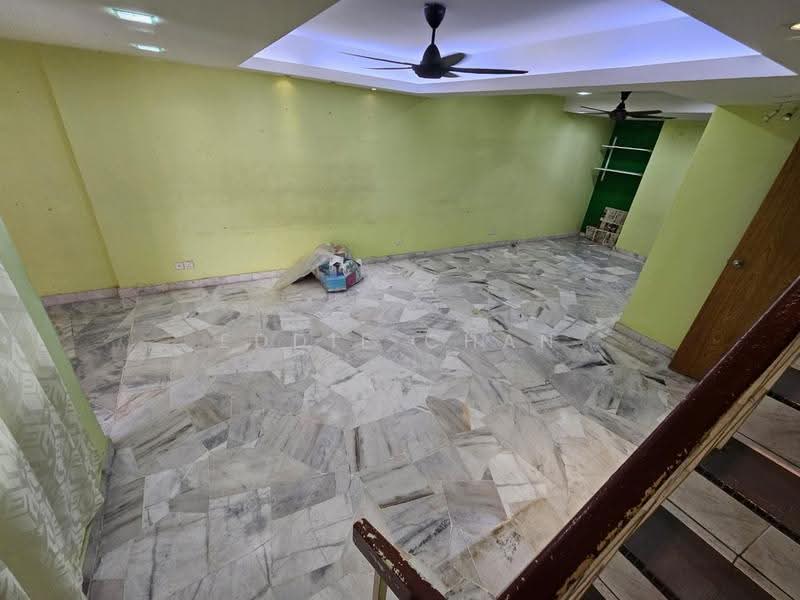 2-storey Terraced House for Sale in Wangsa Melawati (Wangsa Maju) - Eddie Chan - Living Room - PropertyGuru.com.my