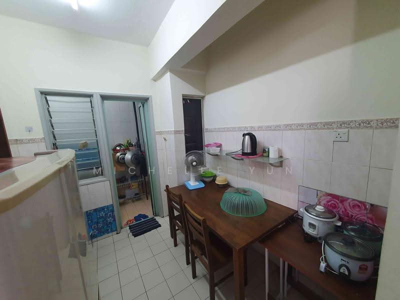 Kondominium untuk Dijual di Pelangi Damansara - Michelle Yun - Kitchen - PropertyGuru.com.my