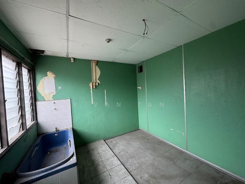 Shop / Office for Rent in Taman Bayu Perdana (Klang) - Vivan Tan - Bathroom - PropertyGuru.com.my