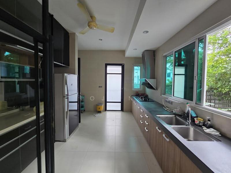 Semi-Detached House for Sale in Ambrosia@Kinrara Residence (Bandar Kinrara) - Toji Ng - Kitchen - PropertyGuru.com.my