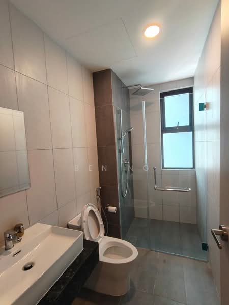 Servis Apartment untuk Disewa di Ruby Seapark - Ben Ng - Bathroom - PropertyGuru.com.my
