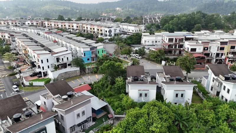 Rumah Berkembar untuk Dijual di Bukit Saujana (Sungai Buloh) - Gordan Wong - Exterior - PropertyGuru.com.my