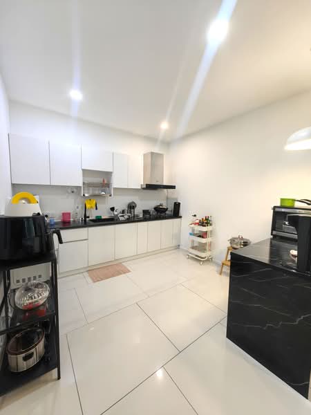 Condominium for Sale at The Treez Jalil Residen - Mak Oliver - Kitchen - PropertyGuru.com.my