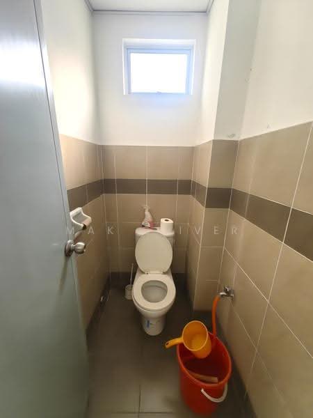Kedai / Pejabat untuk Disewa di Bukit Jalil (Kuala Lumpur) - Mak Oliver - Bathroom - PropertyGuru.com.my