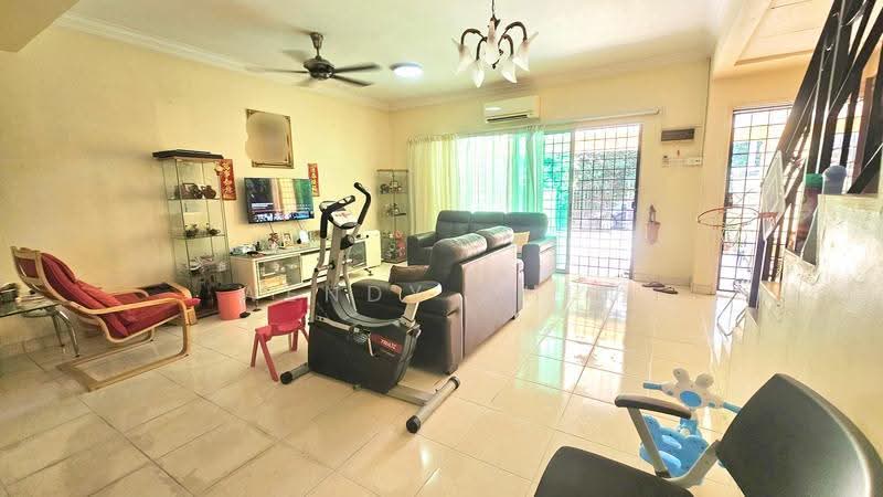 2-storey Terraced House for Sale in Taman Puncak Kinrara (Bandar Kinrara) - Wendy Chin - Living Room - PropertyGuru.com.my