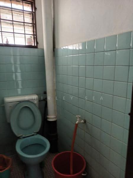 Shop / Office for Rent in Taman Bukit Anggerik (Cheras) - Shirley Sea - Bathroom - PropertyGuru.com.my