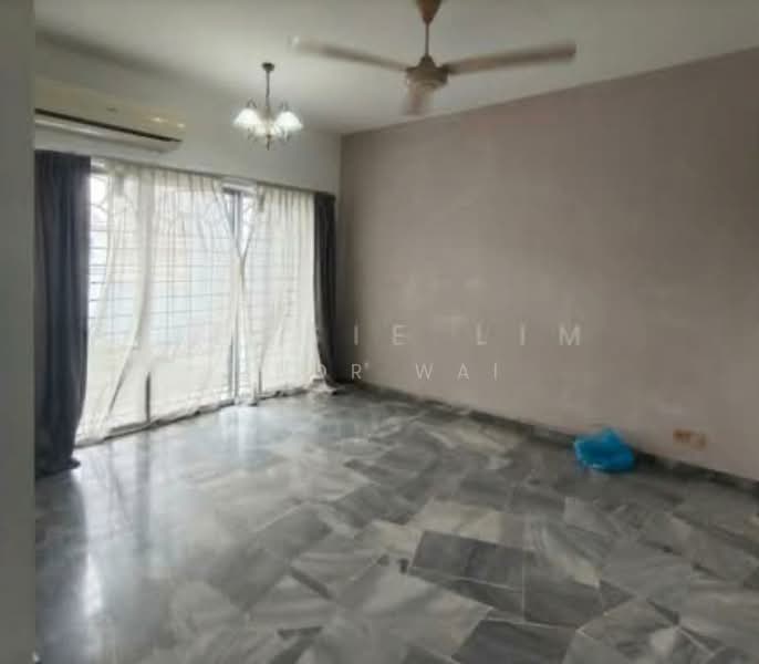 Rumah Teres 2 Tingkat untuk Disewa di Usj 11 (Subang Jaya) - Chor Wai Chan - Living Room - PropertyGuru.com.my