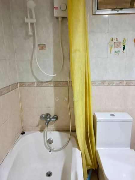 Kondominium untuk Disewa di Gold Coast Resort Condominium - Gan Chun Kai - Bathroom - PropertyGuru.com.my