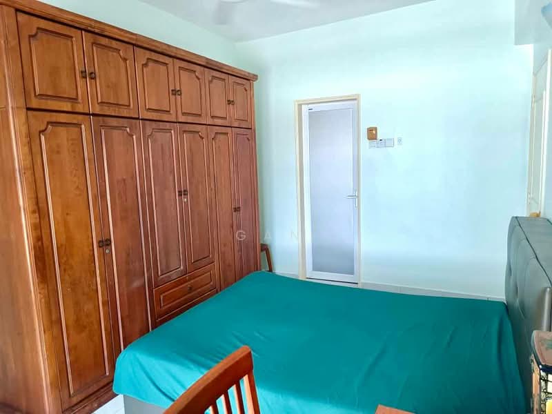 Kondominium untuk Disewa di Gold Coast Resort Condominium - Gan Chun Kai - Bedroom - PropertyGuru.com.my