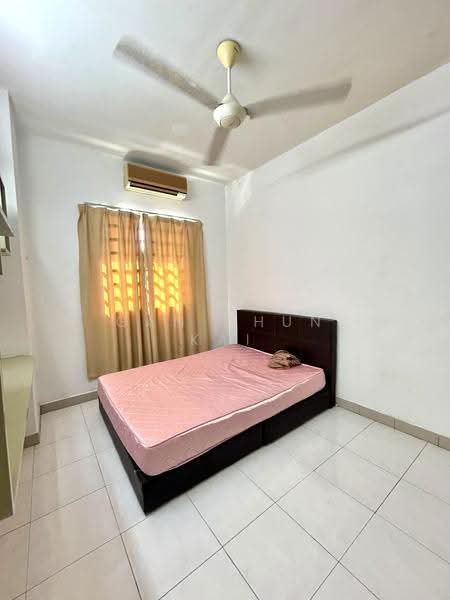 Condominium for Rent at Gold Coast Resort Condominium - Gan Chun Kai - Bedroom - PropertyGuru.com.my