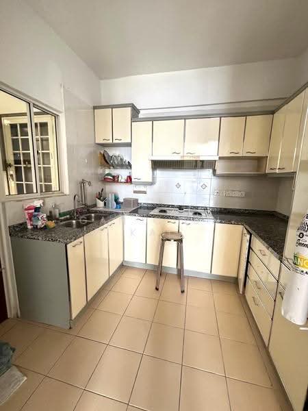 Condominium for Rent at Gold Coast Resort Condominium - Gan Chun Kai - Kitchen - PropertyGuru.com.my