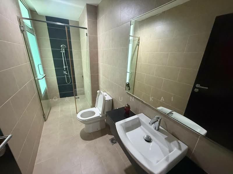 Kondominium untuk Disewa di Gurney Paragon - Gan Chun Kai - Bathroom - PropertyGuru.com.my
