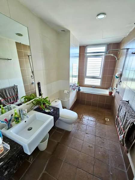 Kondominium untuk Disewa di 10 Island Resort - Gan Chun Kai - Bathroom - PropertyGuru.com.my