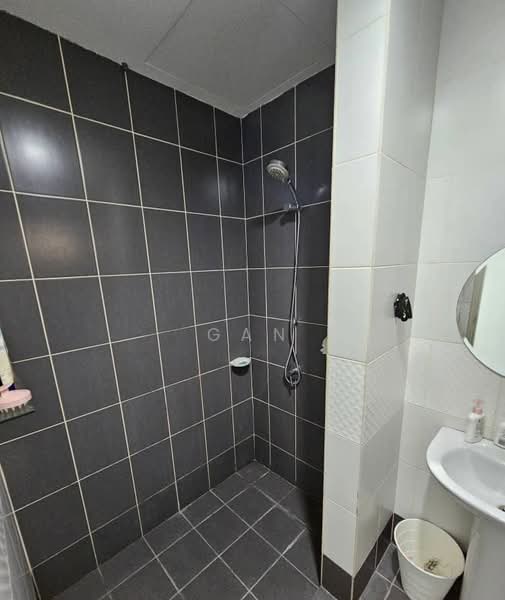 Kondominium untuk Disewa di 10 Island Resort - Gan Chun Kai - Bathroom - PropertyGuru.com.my