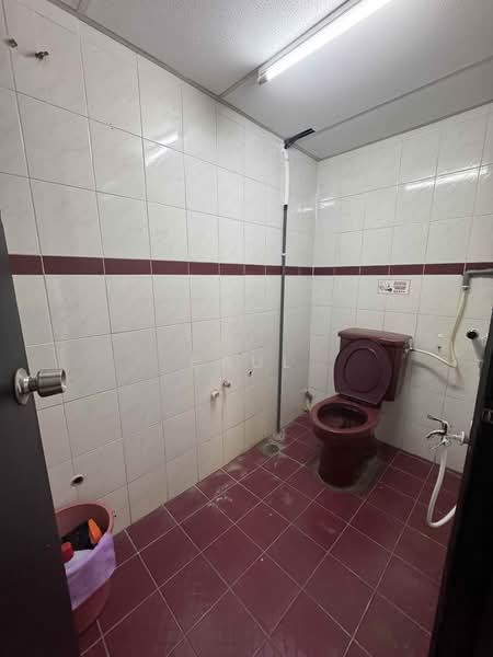 Office for Rent in BANDAR PUCHONG JAYA (Puchong) - Paul Lee - Bathroom - PropertyGuru.com.my