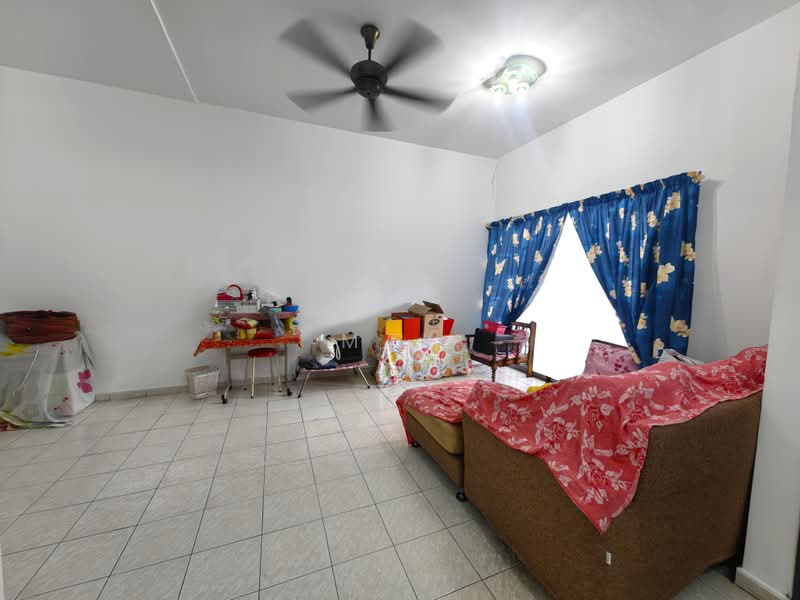 Rumah Teres untuk Dijual di Bandar Puteri Klang (Klang) - Mak Oliver - Living Room - PropertyGuru.com.my