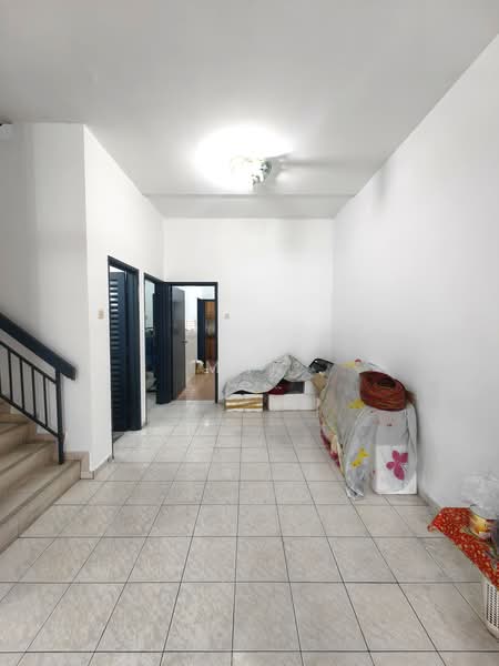 Rumah Teres untuk Dijual di Bandar Puteri Klang (Klang) - Mak Oliver - Living Room - PropertyGuru.com.my
