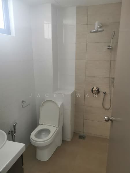 Kediaman Servis untuk Disewa di SkyVille 8 @ Benteng 8 - Jacky Wan - Bathroom - PropertyGuru.com.my