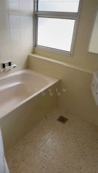 Kondominium untuk Dijual di OBD Garden Tower - Steven Wong - Bathroom - PropertyGuru.com.my