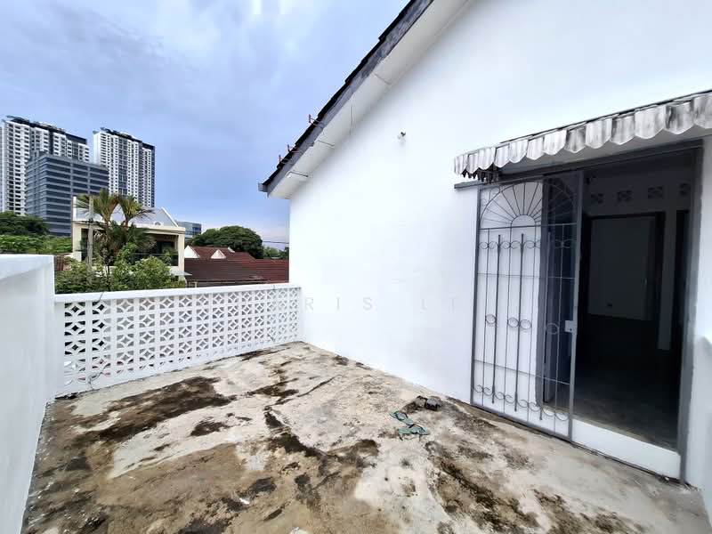 Rumah Teres 2 Tingkat untuk Dijual di Seksyen 17 (Petaling Jaya) - Charis Lee - Balcony - PropertyGuru.com.my