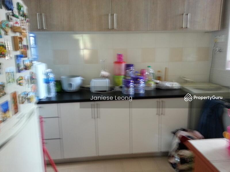 Nusa Mewah kitchen cabinet