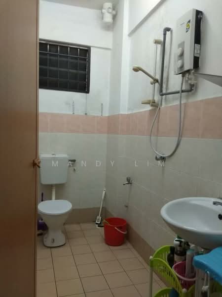 Condominium for Sale at Pangsapuri Seri Pinang - Mandy Lim - Bathroom - PropertyGuru.com.my
