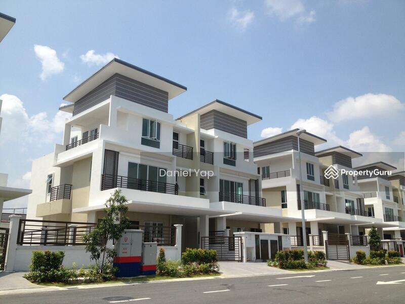 3 storey Semi D REGENCY PARC, RAWANG, BANDAR COUNTRY HOMES, SEMI D