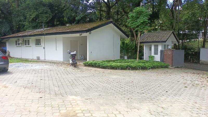 Untuk Disewa - Single storey Bungalow @ bukit tunku kenny hill